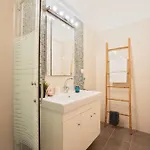 Iro S House Ferienhaus *